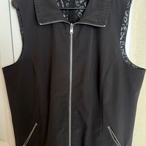 Chicos Zenergy black full-zip vest leopard print lining size 3